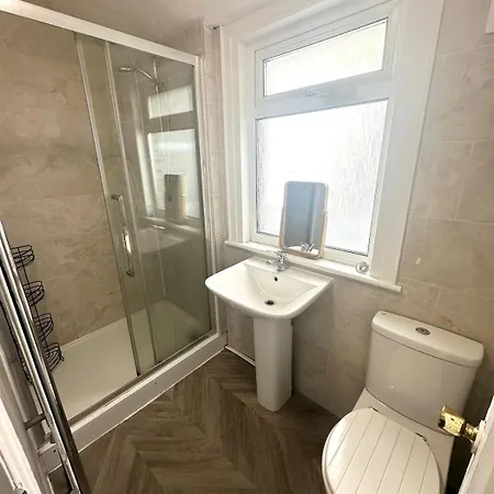 Maisonette Gloucester Rd