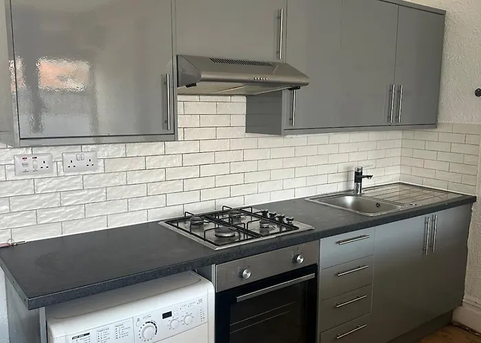 Maisonette Gloucester Rd * בריסטול